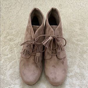 NWT Dr. Scholl’s suede booties